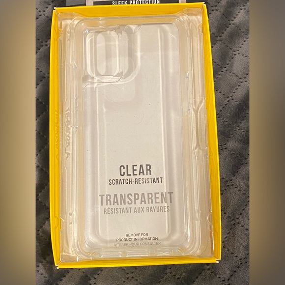 Otterbox Symmetry Series Clear, the clear Galaxy A51 5G case - Picture 5 of 6